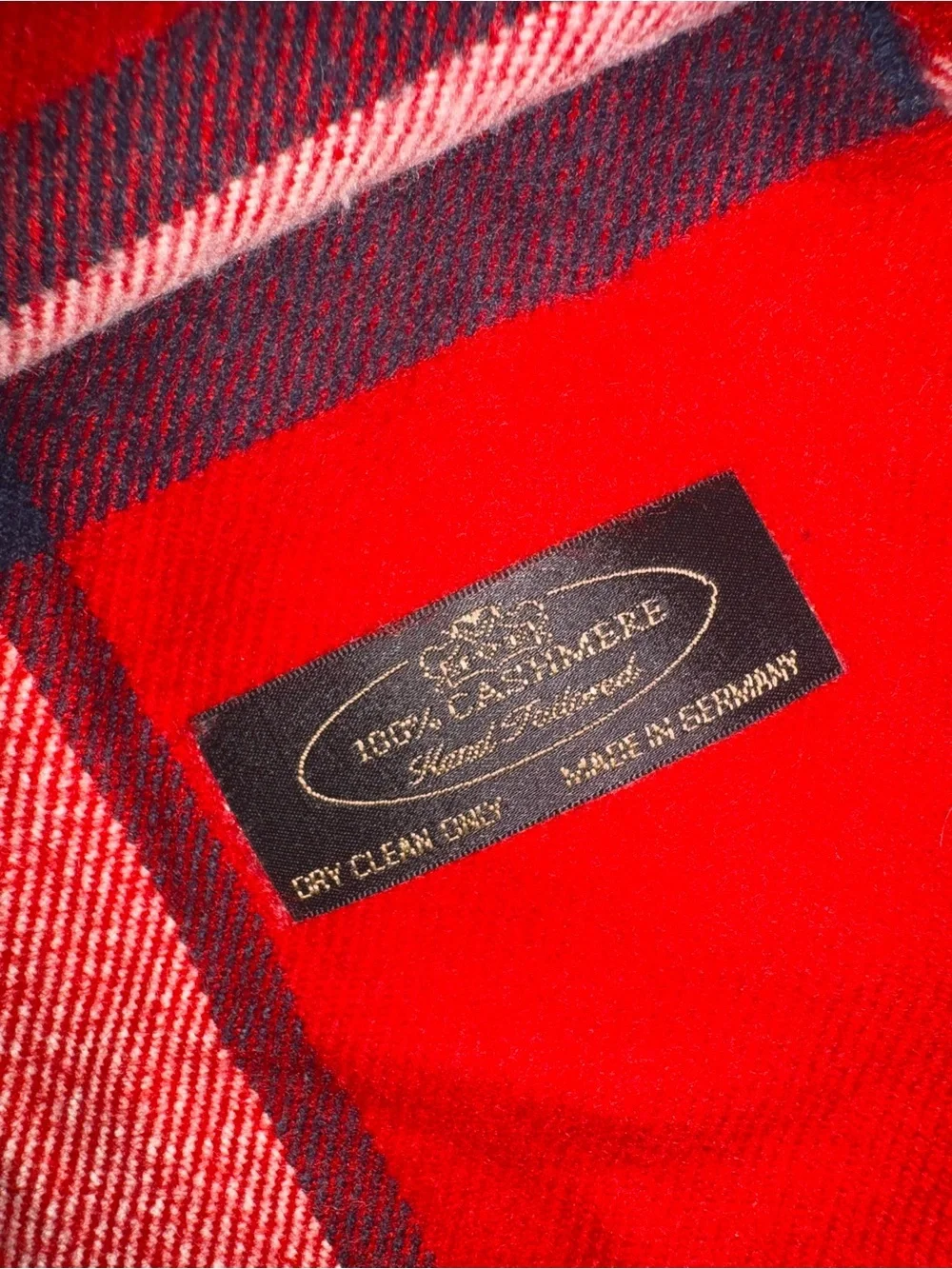 Red 100% cashmere plaid hand tailored scarf. -Germany
